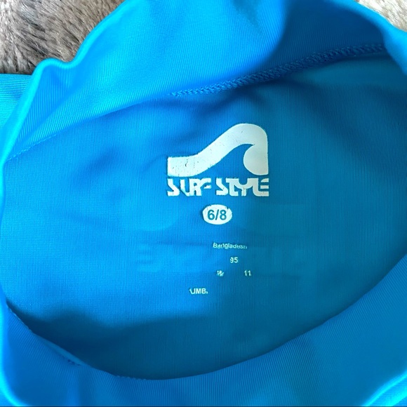 Surf Style Rashguard size 6-8 - Picture 2 of 4